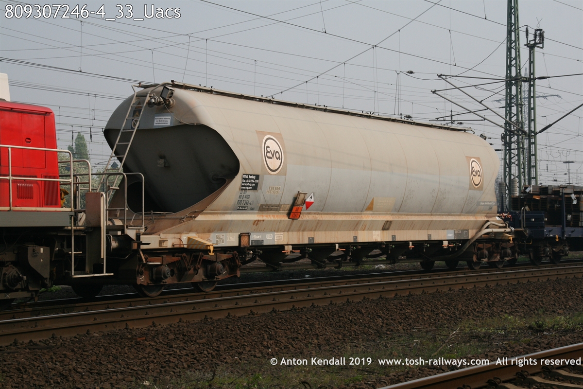 809307246-4_33_Uacs.JPG